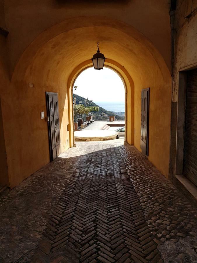La Dimora Di Ares Villa Формия Екстериор снимка