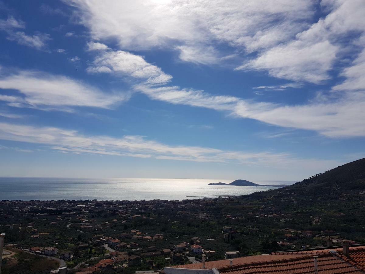 La Dimora Di Ares Villa Формия Екстериор снимка